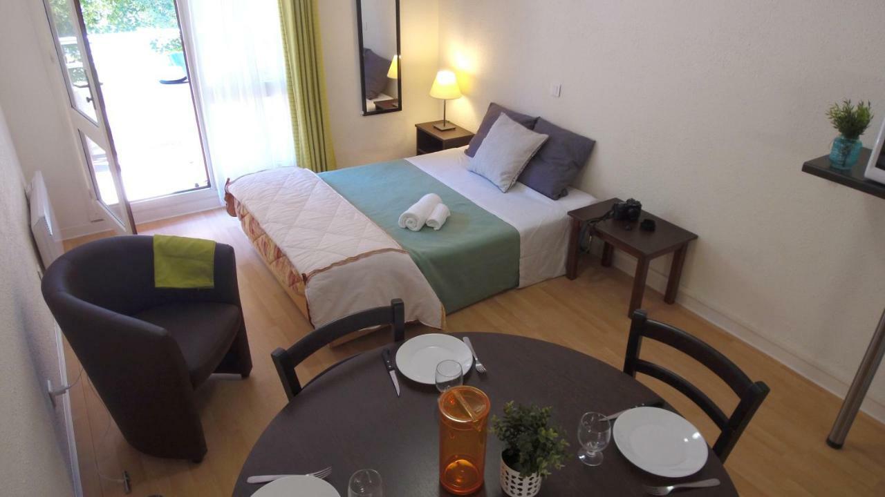 Vvf Sud Aveyron Hotel Brusque Eksteriør billede